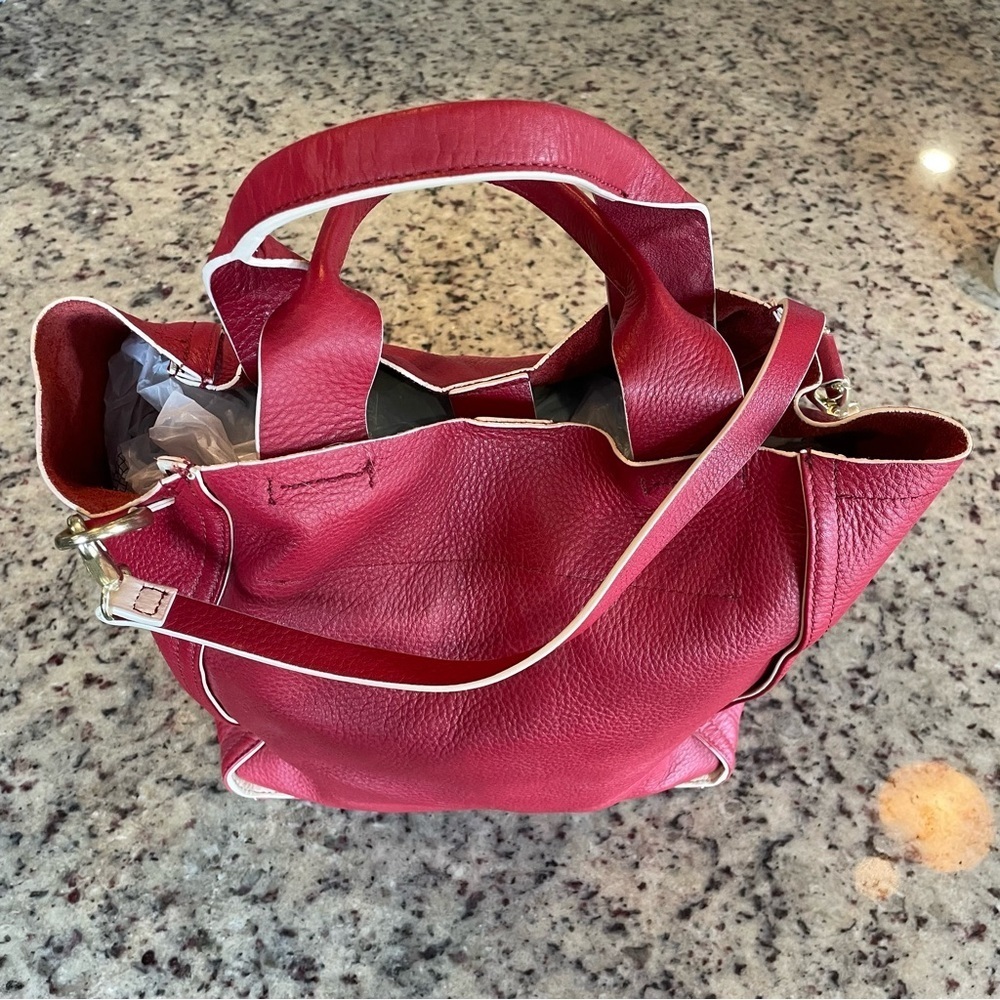 New Gap 1969 Red genuine pebbled Leather Tote Bag with crossbody strap